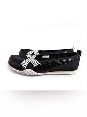 Puma Black White Elastic Strap SoftFoam+ Slip On Ballet Flats Size US 7